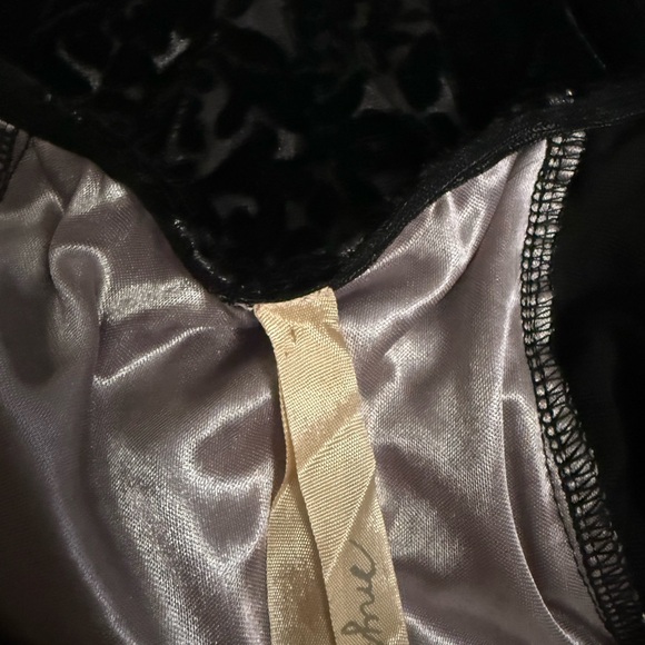 Mystree Black Velvet Devore Burnout Floral Sleeveless Tunic Top - Picture 11 of 11